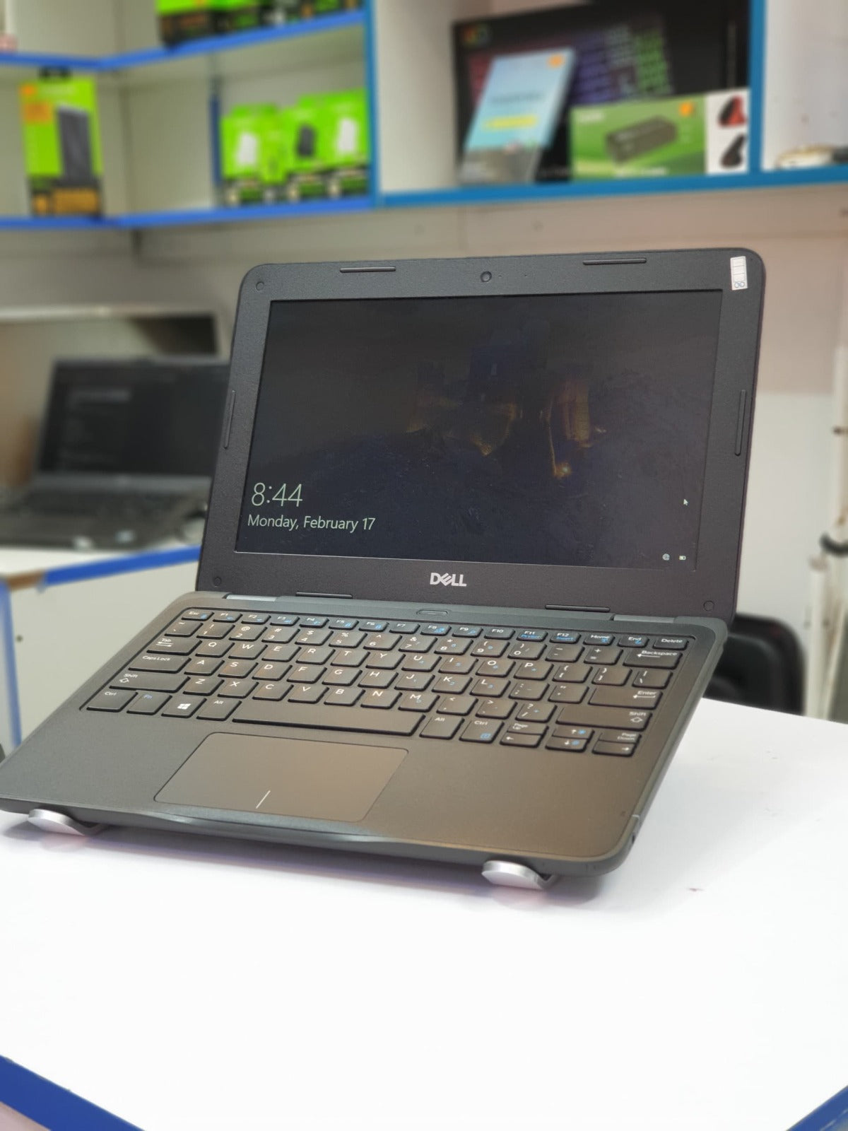 DELL Latitude 3190
